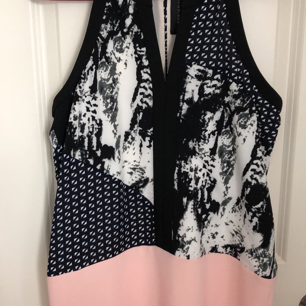 Adelyn Rae Shift Dress - Picture 2 of 3